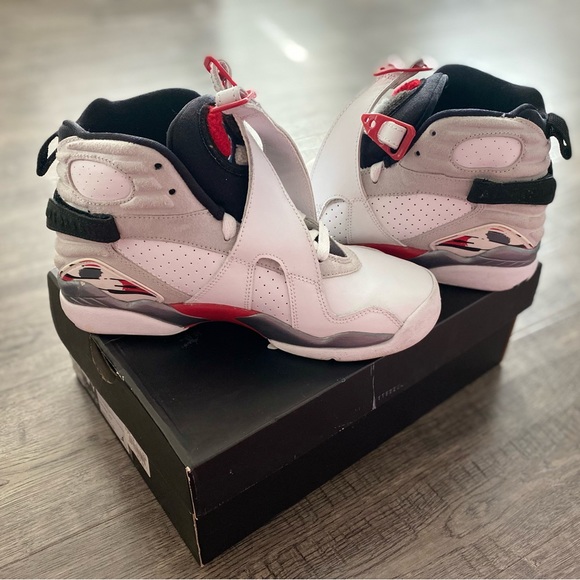 Jordan Retro 8 (GS) 4.5y  White/Red/Gray (bugs bunny) - Picture 6 of 6